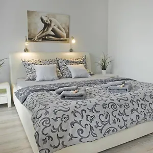 apartament-nad-jeziorkiem-4.warsawhotelspoland.com/